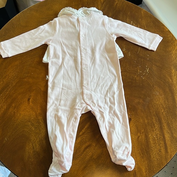 Purete pink footed onesie, white overlay and lace trimmed collar size 6 month - Picture 5 of 6